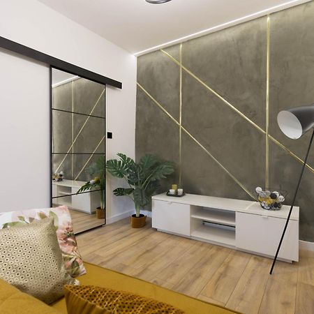 Klimatyczny Apartament Wroclawska Apartman Bytom Kültér fotó