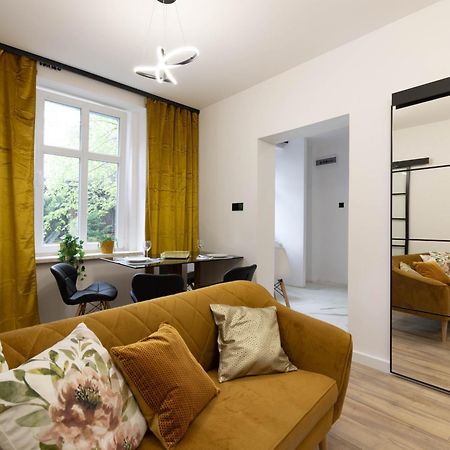 Klimatyczny Apartament Wroclawska Apartman Bytom Kültér fotó